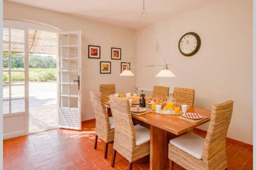 Le Clos Des Pins, Vue Mont Ventoux Roaix Екстериор снимка